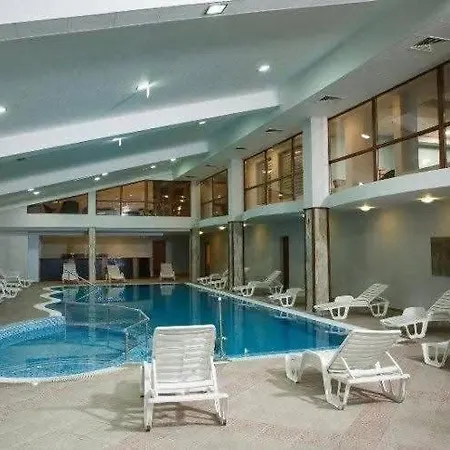 Sun-kissed Emerald Panorama View & Bike Appartement Bansko