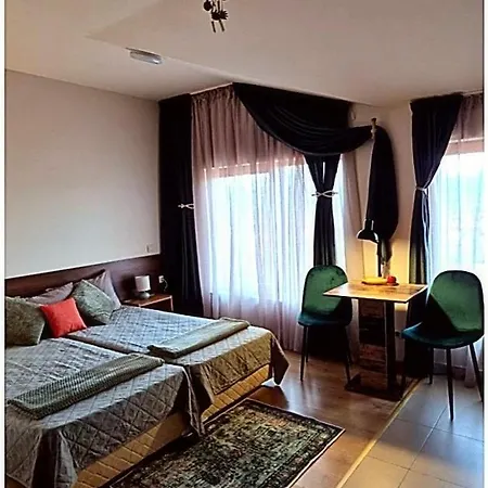 Sun-kissed Emerald Panorama View & Bike Appartement *