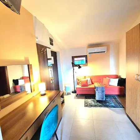 Sun-kissed Emerald Panorama View & Bike Appartement Bansko