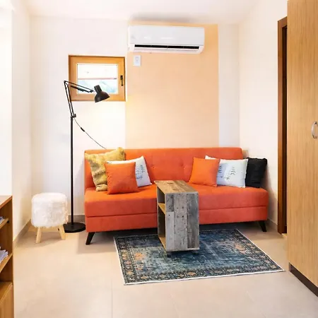 Sun-kissed Emerald Panorama View & Bike Apartman *